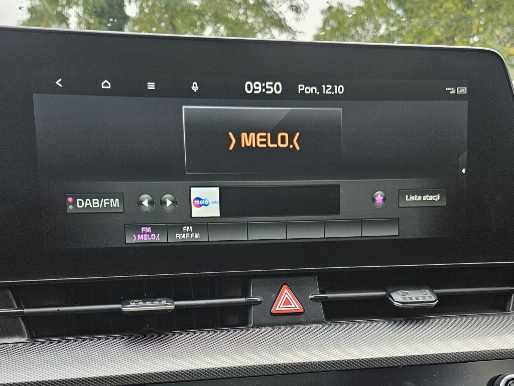 naprawa wyświetlacza KIA - cyffert_śrem